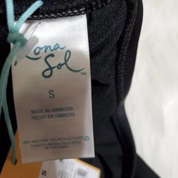 NWT Kona Sol Ruffle One Pc Swimsuit - Black Small - Picture 6 of 6